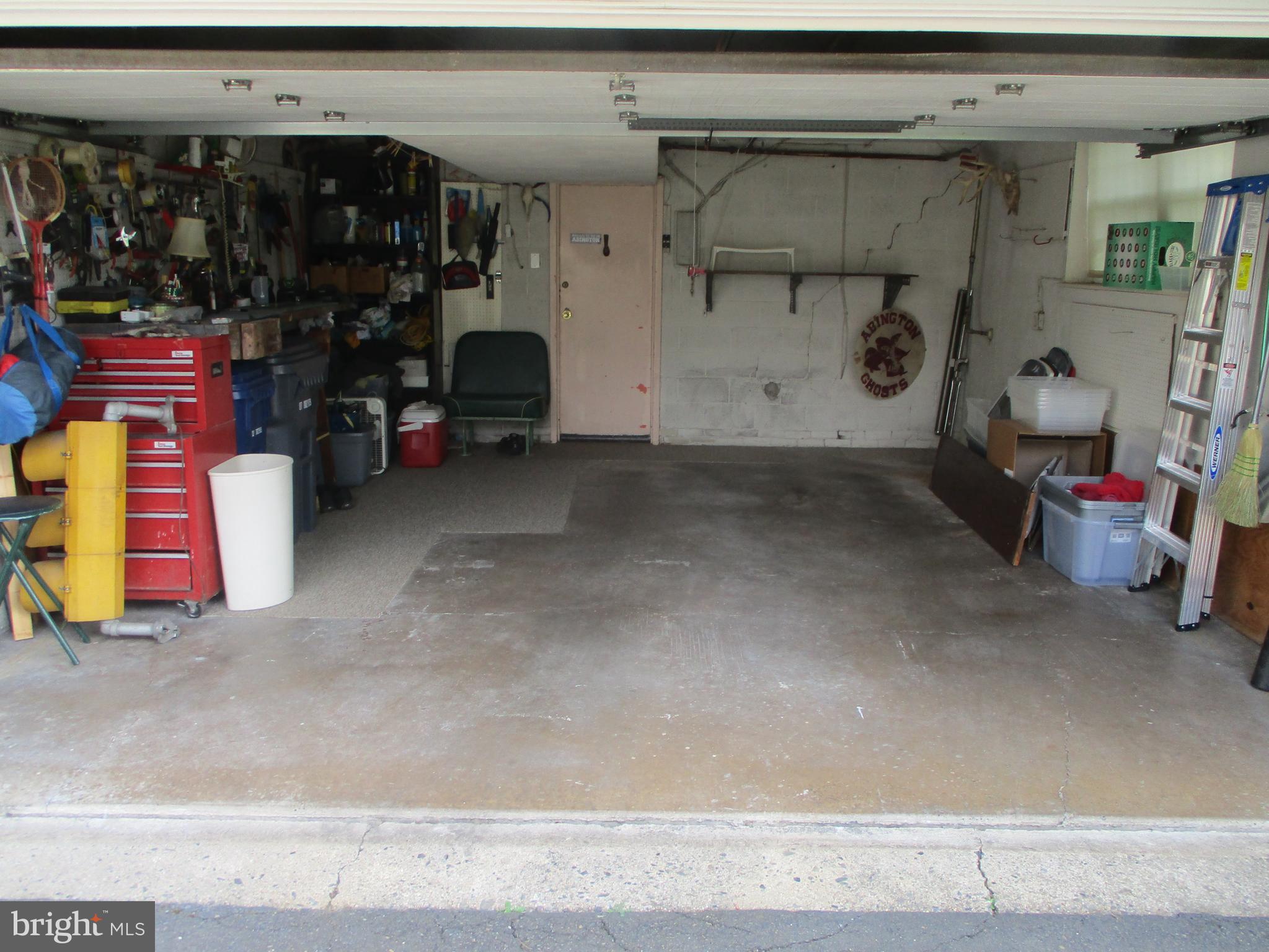 27 Chapel Hill Road Huntingdon Valley, PA 19006 - Photo 39 of 61 Garage