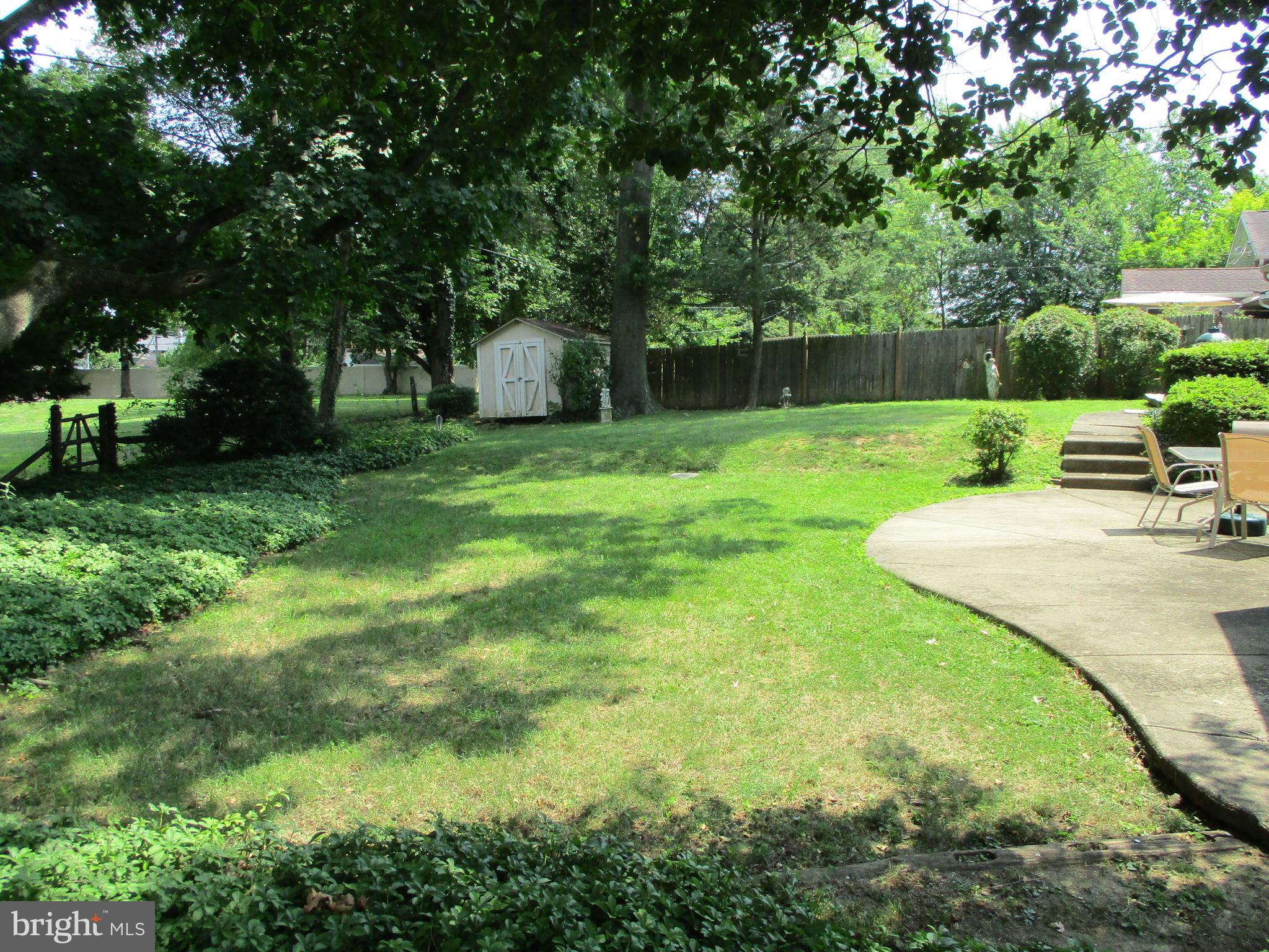 27 Chapel Hill Road Huntingdon Valley, PA 19006 - Photo 6 of 61