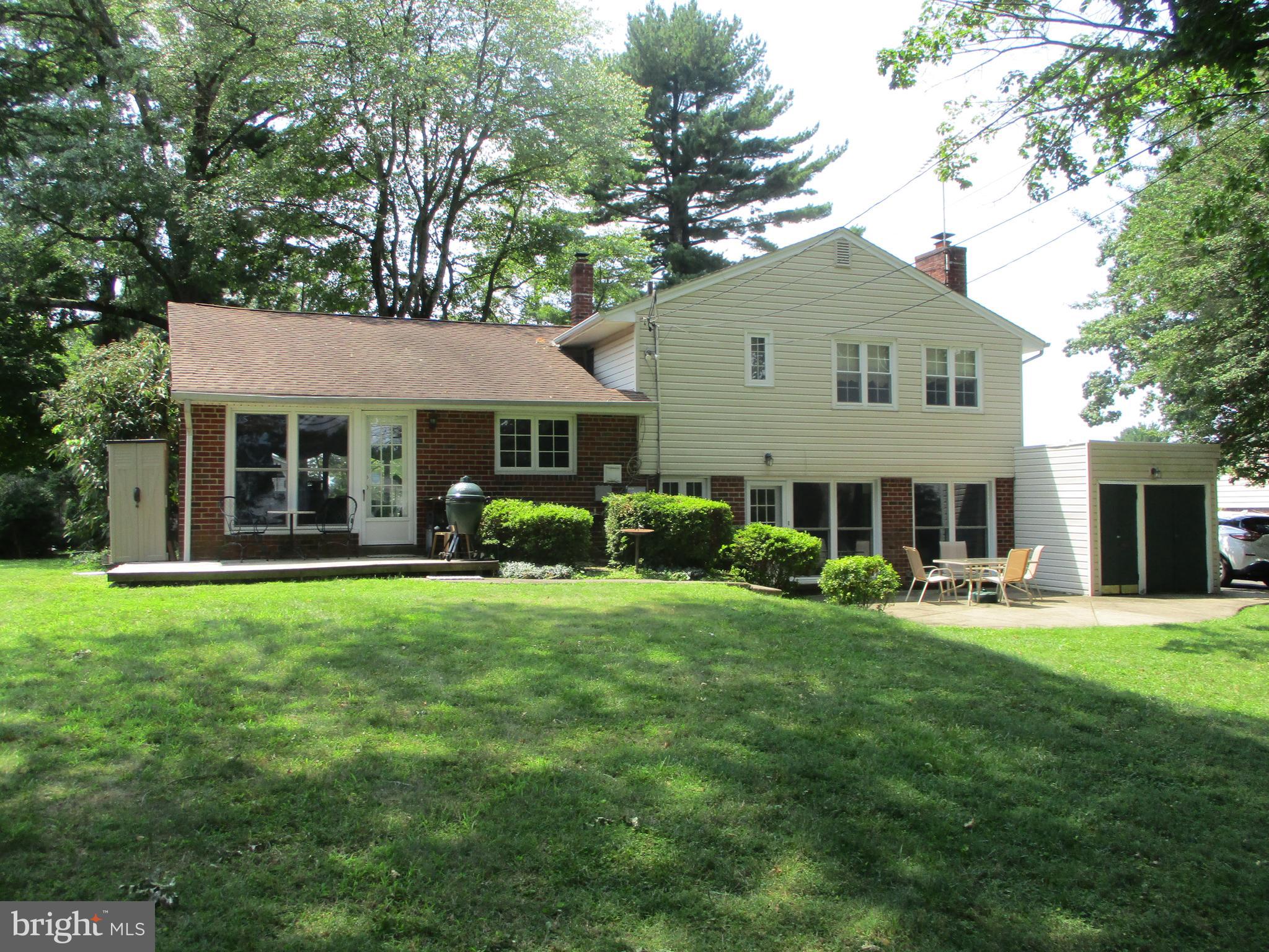 27 Chapel Hill Road Huntingdon Valley, PA 19006 - Photo 8 of 61