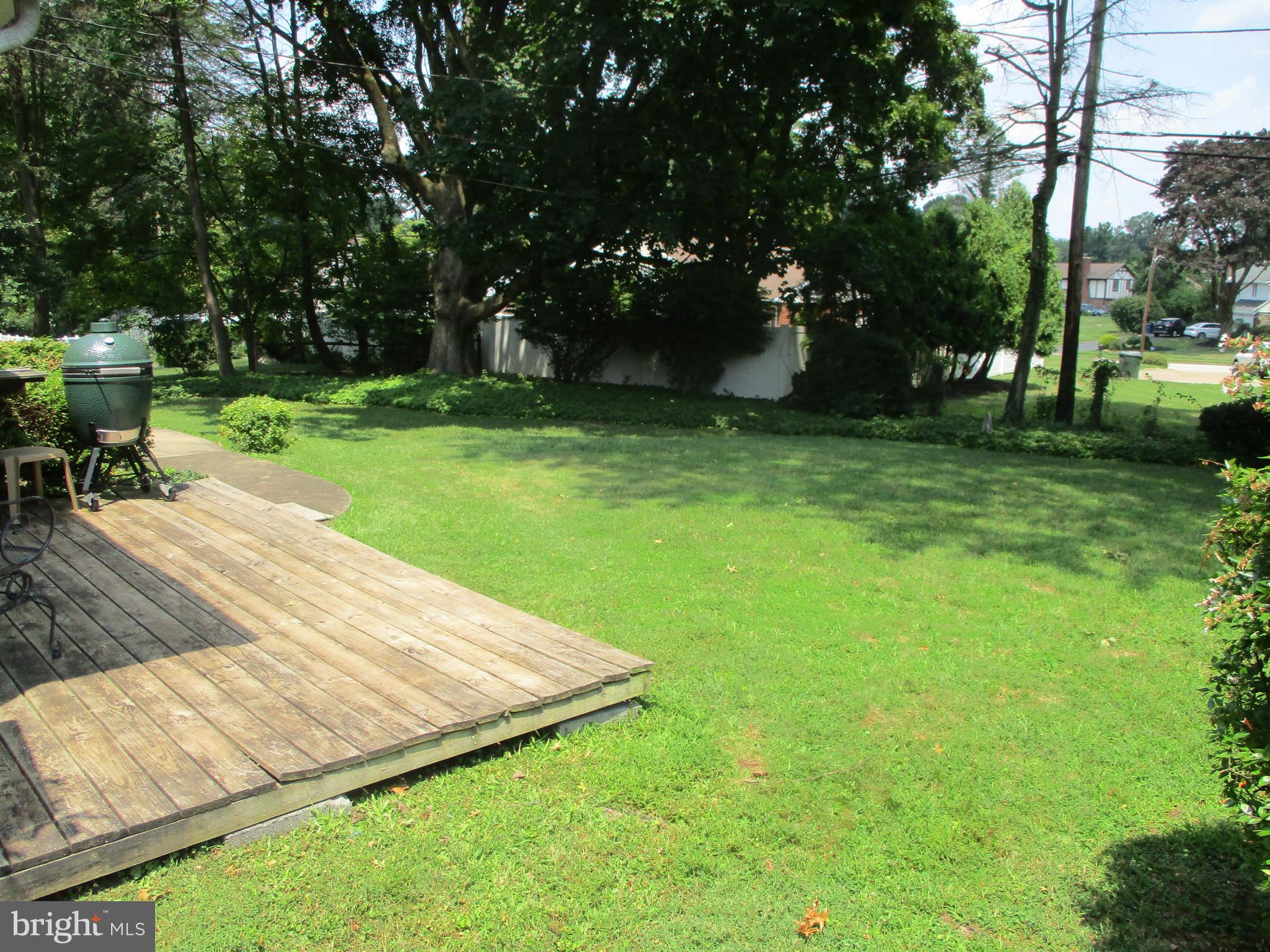 27 Chapel Hill Road Huntingdon Valley, PA 19006 - Photo 10 of 61