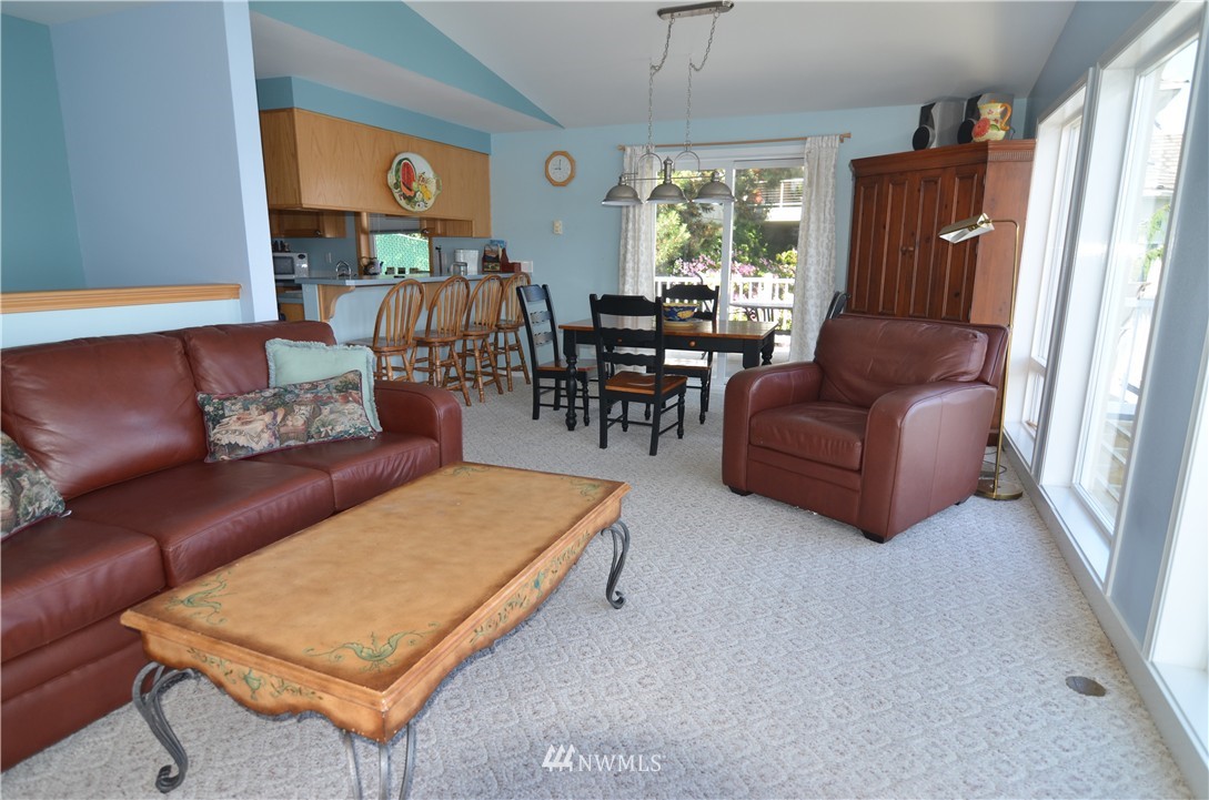 2900 South Lakeshore Road Chelan, WA 98816 - Photo 5 of 12 Gallery Image 5