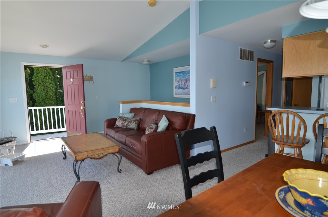 2900 South Lakeshore Road Chelan, WA 98816 - Photo 7 of 12 Gallery Image 7