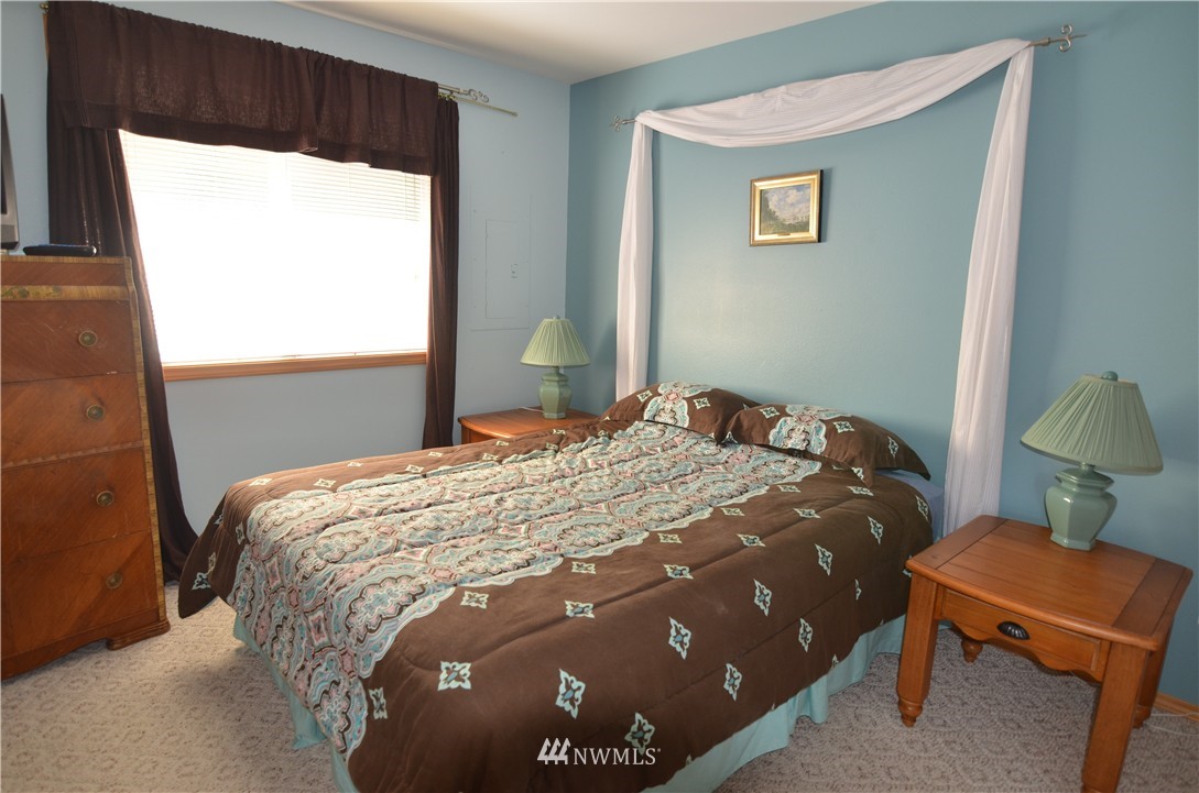 2900 South Lakeshore Road Chelan, WA 98816 - Photo 9 of 12 Gallery Image 9