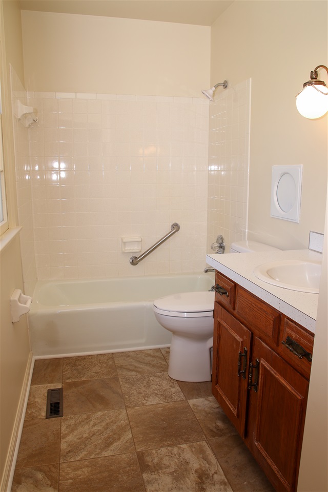 5353 Dunster Road Grand Blanc, MI 48439 - Photo 15 of 29 Master BR Full bath