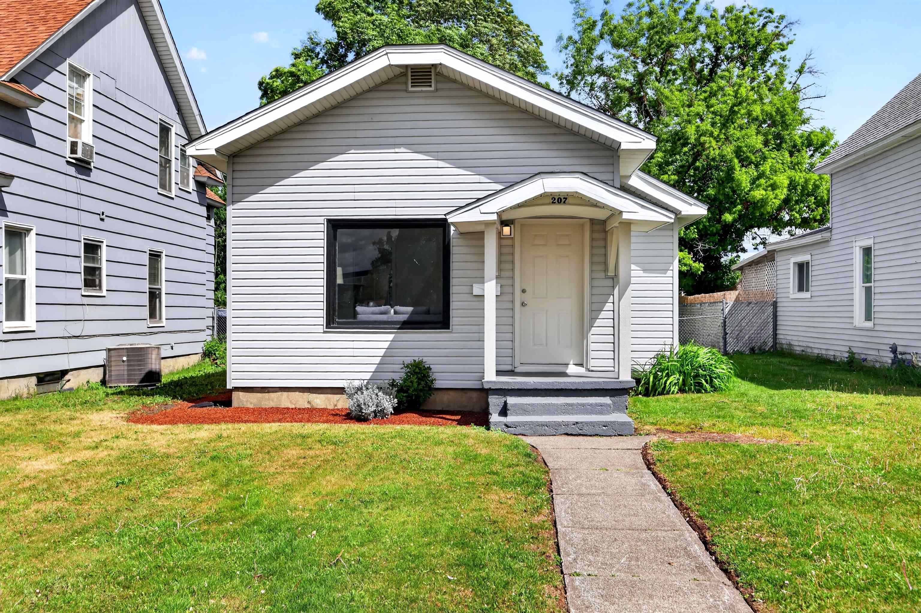 207 East Baldwin Avenue Spokane, WA 99207 - Photo 1 of 48