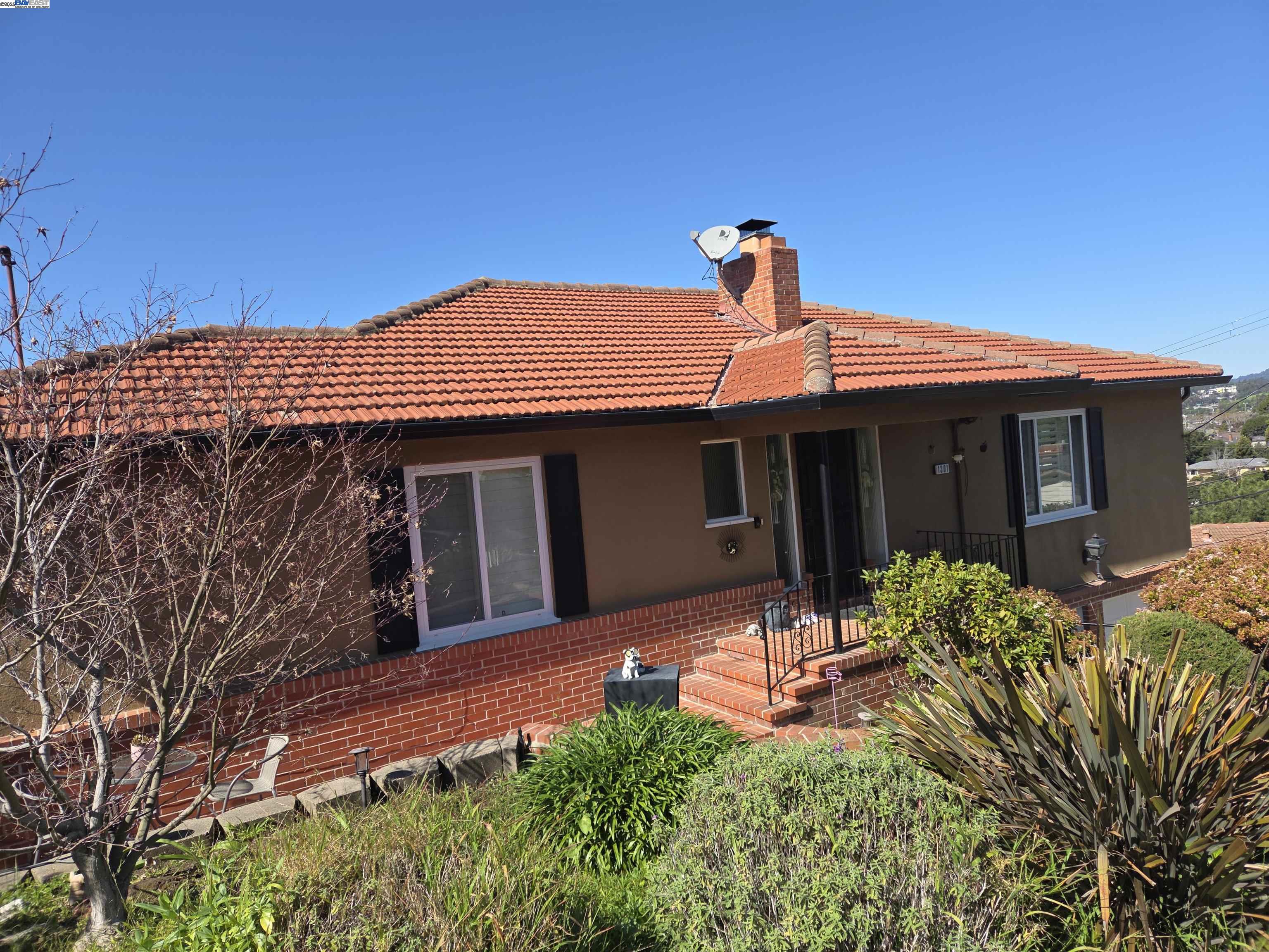 1301 East Juana Avenue San Leandro, CA 94577 - Photo 1 of 54