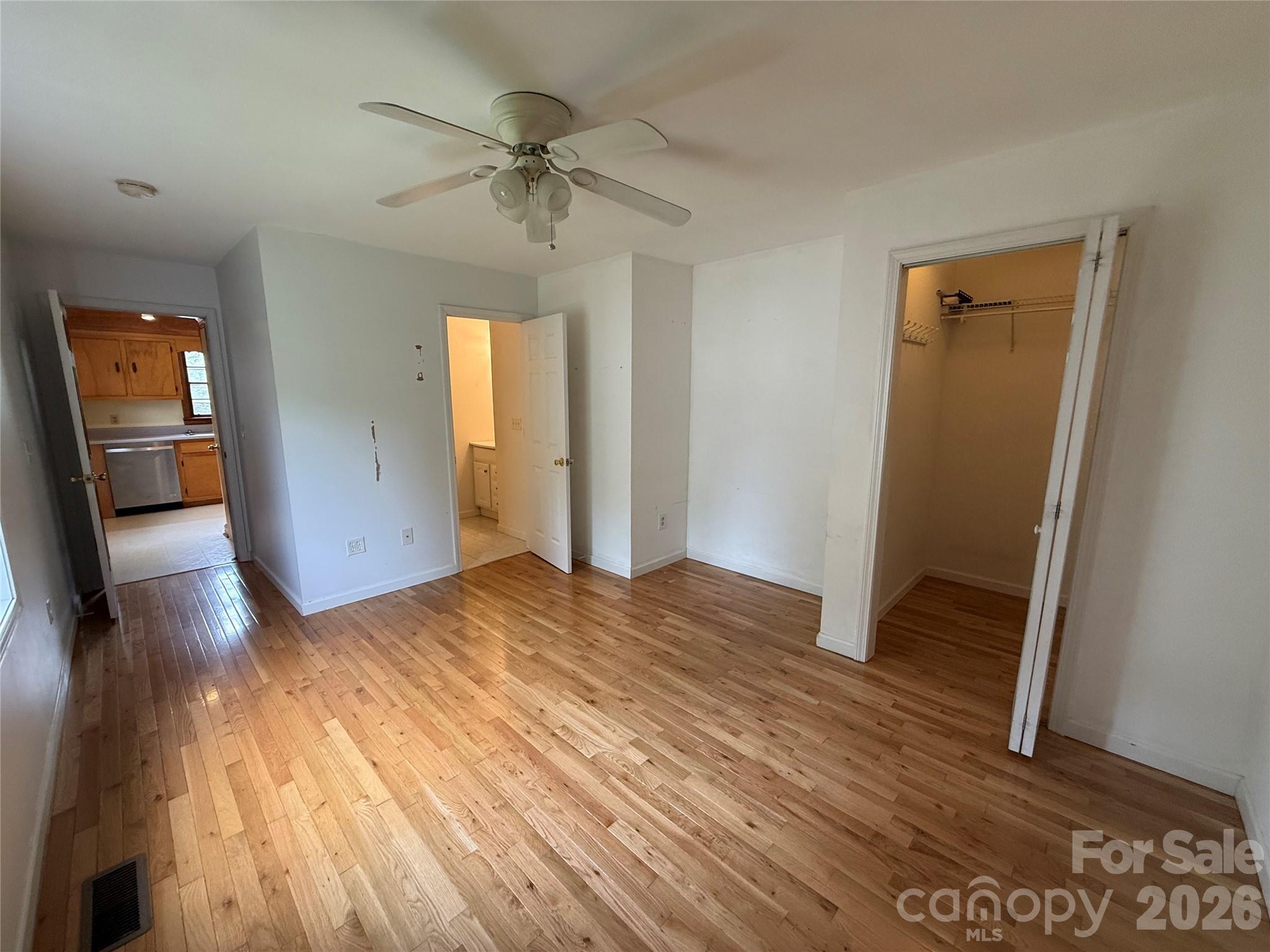 17 North Pershing Road Asheville, NC 28805 - Photo 12 of 34 Gallery Image 12