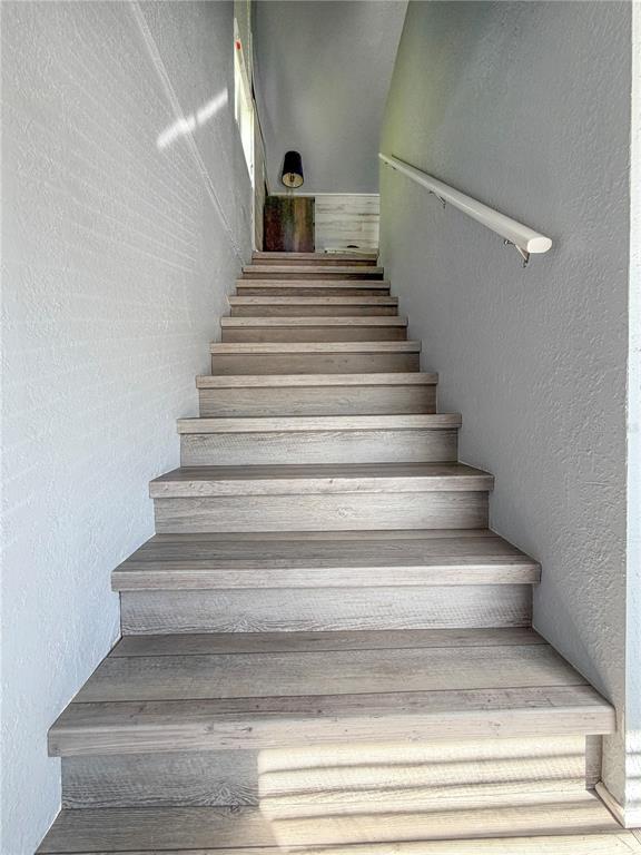 141 South Hiawassee Road Orlando, FL 32835 - Photo 22 of 30 a view of entryway