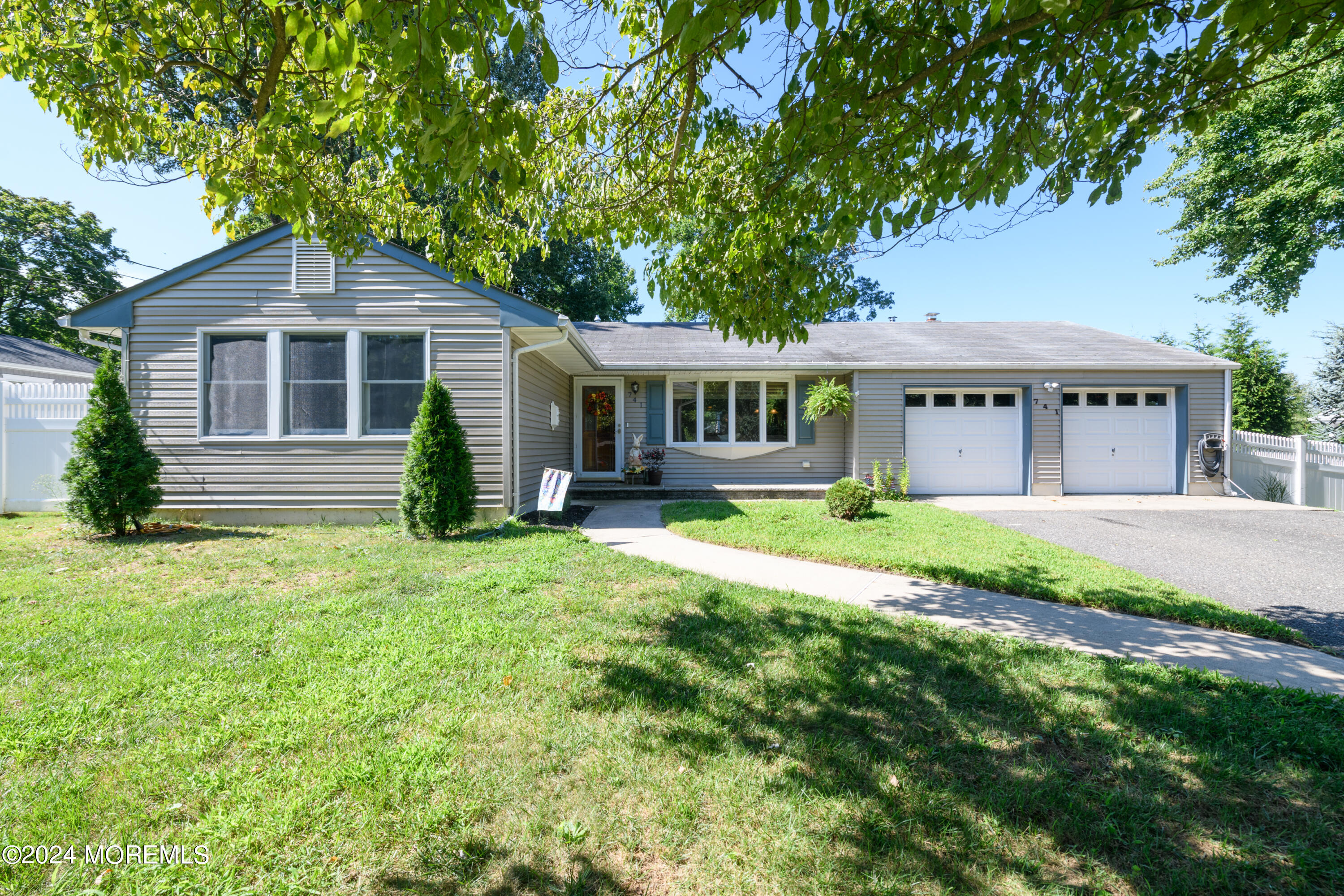 741 Hopping Road Belford, NJ 07718 - Photo 2 of 41 BAP_1756