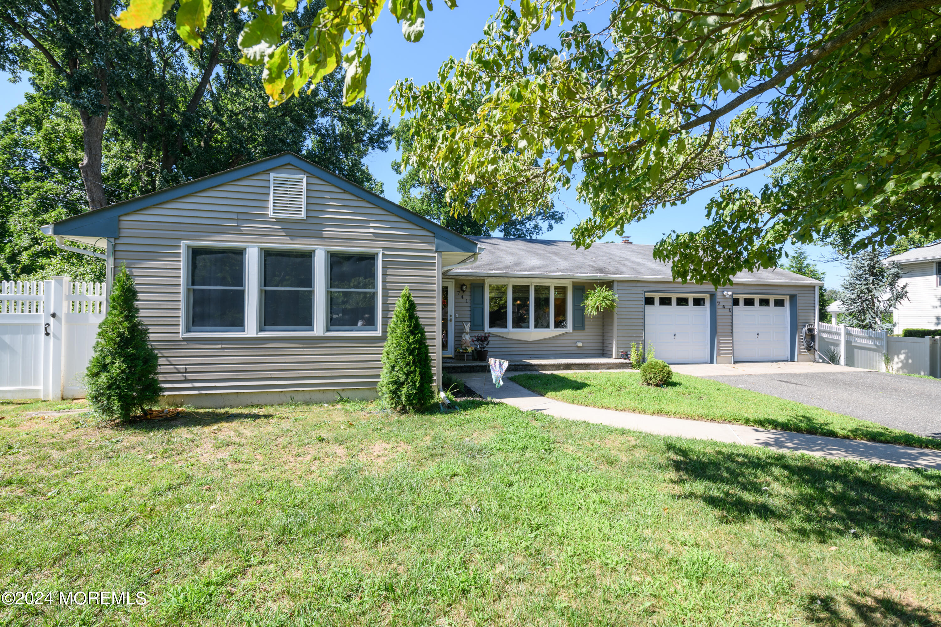 741 Hopping Road Belford, NJ 07718 - Photo 3 of 41 BAP_1755