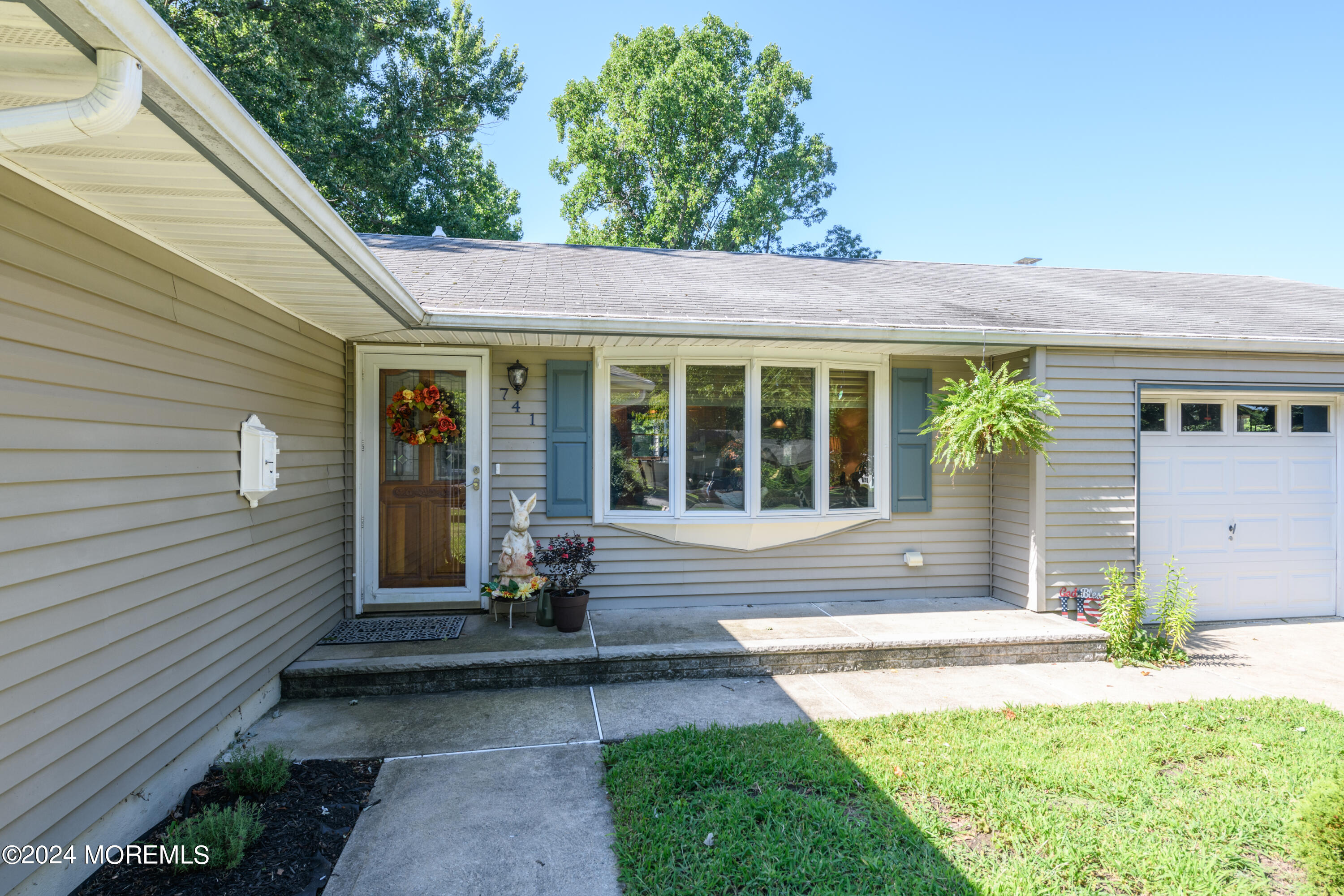741 Hopping Road Belford, NJ 07718 - Photo 4 of 41 BAP_1746