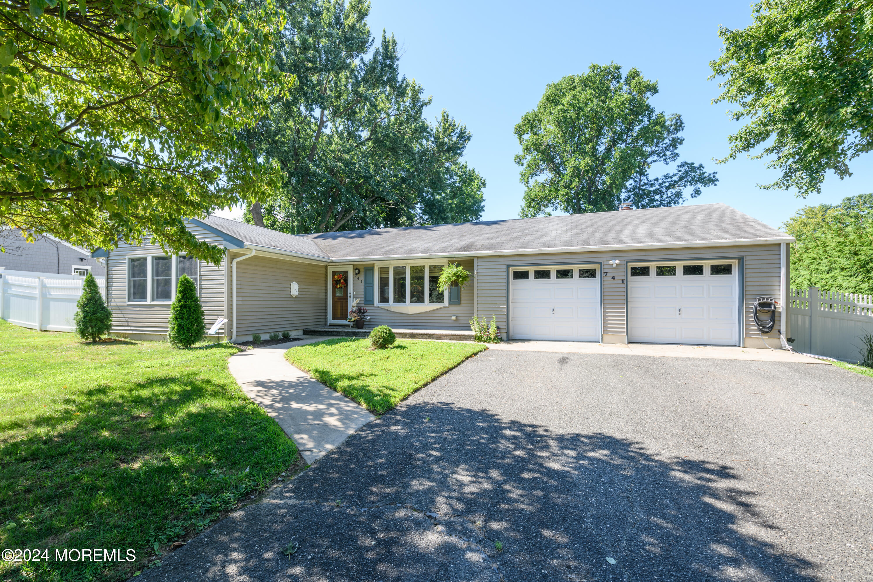 741 Hopping Road Belford, NJ 07718 - Photo 9 of 41 BAP_1748