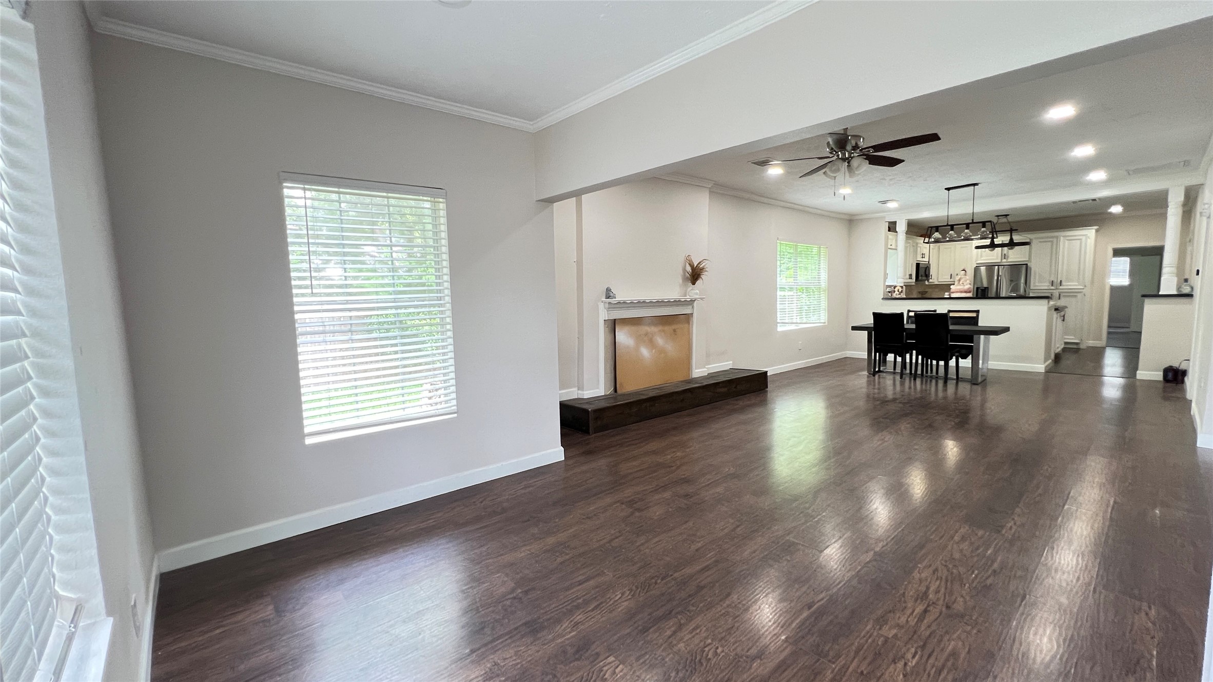 8211 Findlay Street Houston, TX 77017 - Photo 4 of 25 Living room