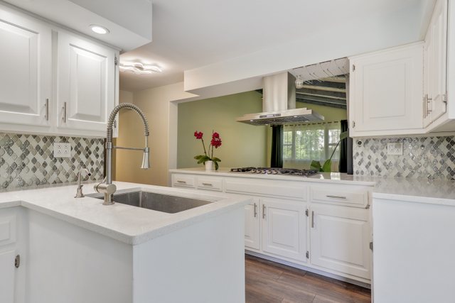 886 West Palatine Road Palatine, IL 60067 - Photo 12 of 31