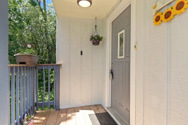 886 West Palatine Road Palatine, IL 60067 - Photo 3 of 31