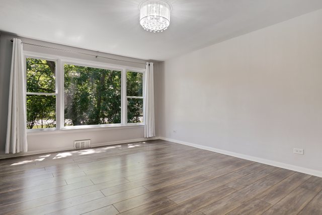 886 West Palatine Road Palatine, IL 60067 - Photo 7 of 31