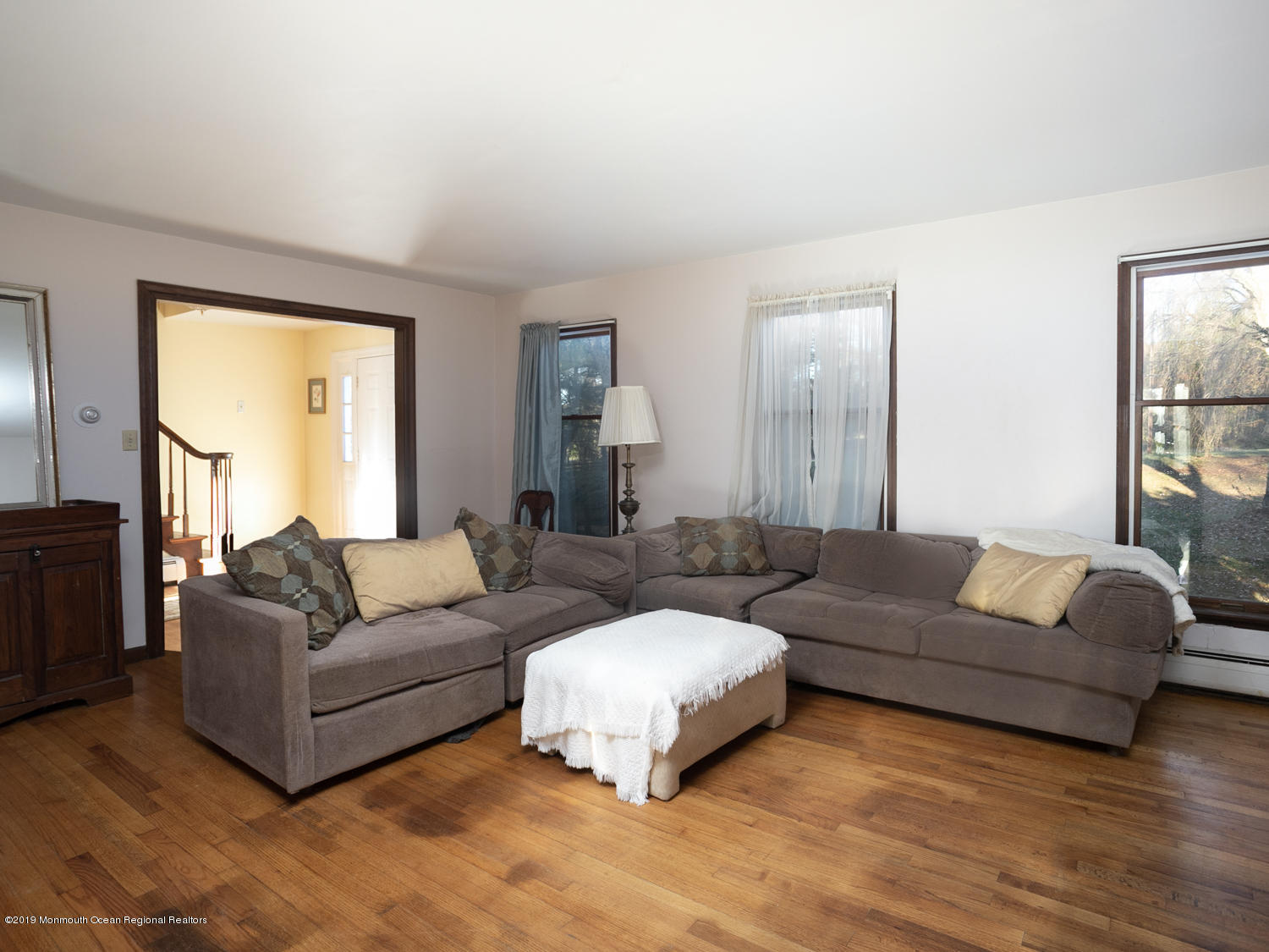 253 Route 539 Cream Ridge Cream Ridge, NJ 08514 - Photo 7 of 32 Front Room