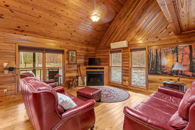 $400,000 | 92 Mount Laurel Road, Pikeville, TN 37367