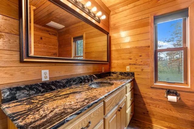 $400,000 | 92 Mount Laurel Road, Pikeville, TN 37367