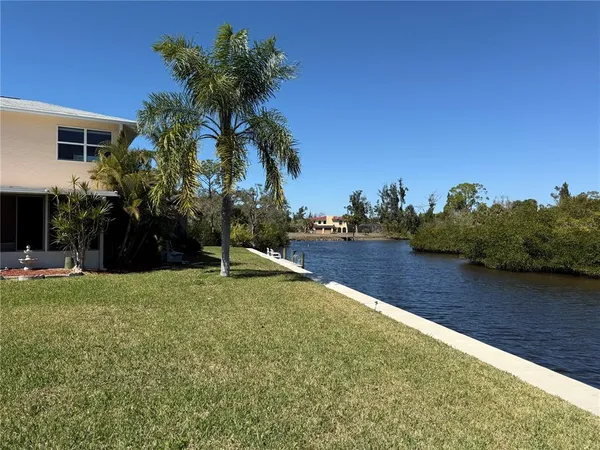 $4,000 | 490 Creek Ln Drive, Englewood, FL 34223