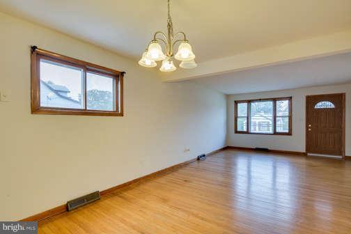 516 Old North Point Road Baltimore, MD 21222 - Photo 3 of 30 Dining Room