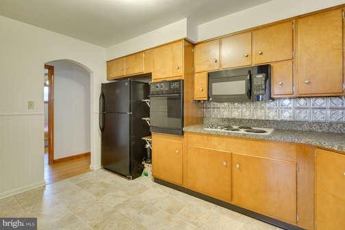 516 Old North Point Road Baltimore, MD 21222 - Photo 10 of 30 Kitchen