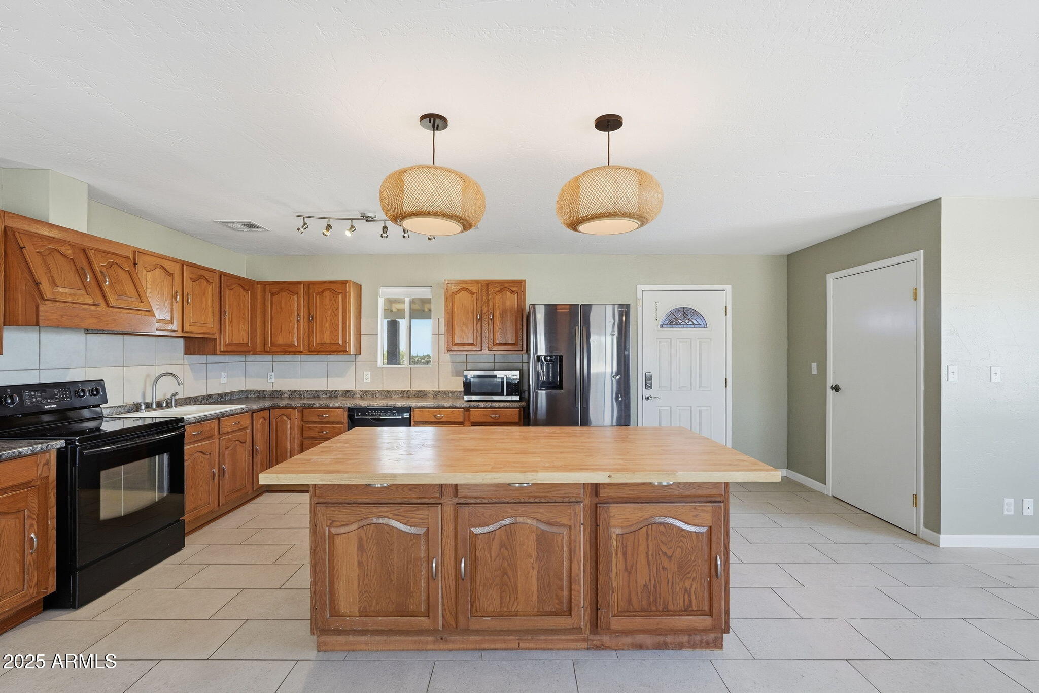 4245 North Razorback Drive Florence, AZ 85132 - Photo 13 of 37 15-web-or-mls-021_ListerPros