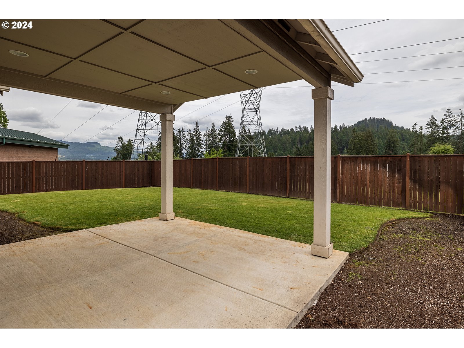 941 South 55th Street Springfield, OR 97478 - Photo 19 of 24 a view of a back yard