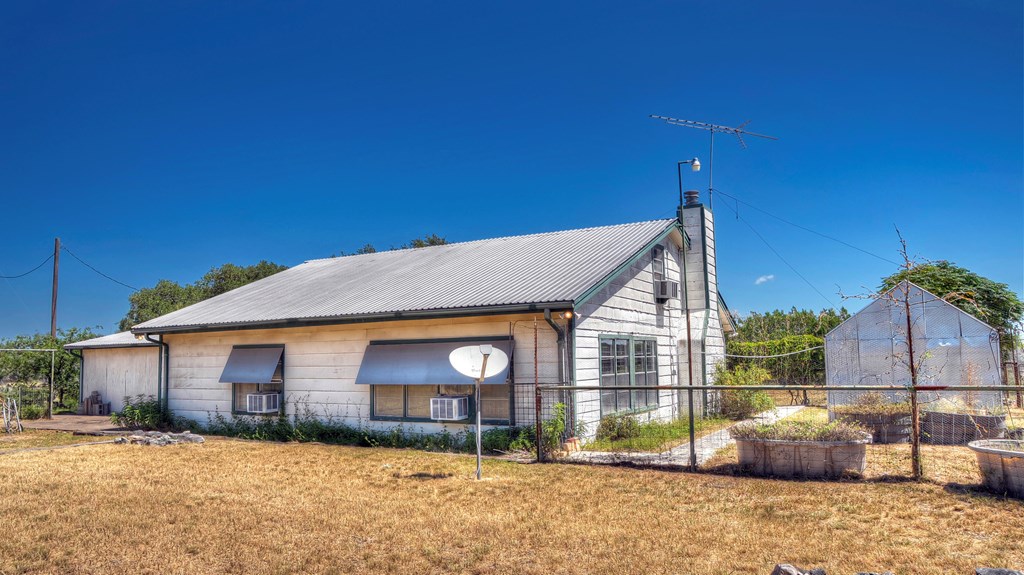 227 Mitchell Ranch Road Camp Wood, TX 78833 - Photo 2 of 72