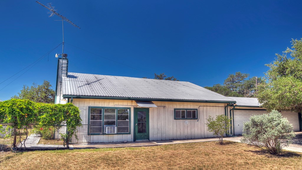 227 Mitchell Ranch Road Camp Wood, TX 78833 - Photo 3 of 72