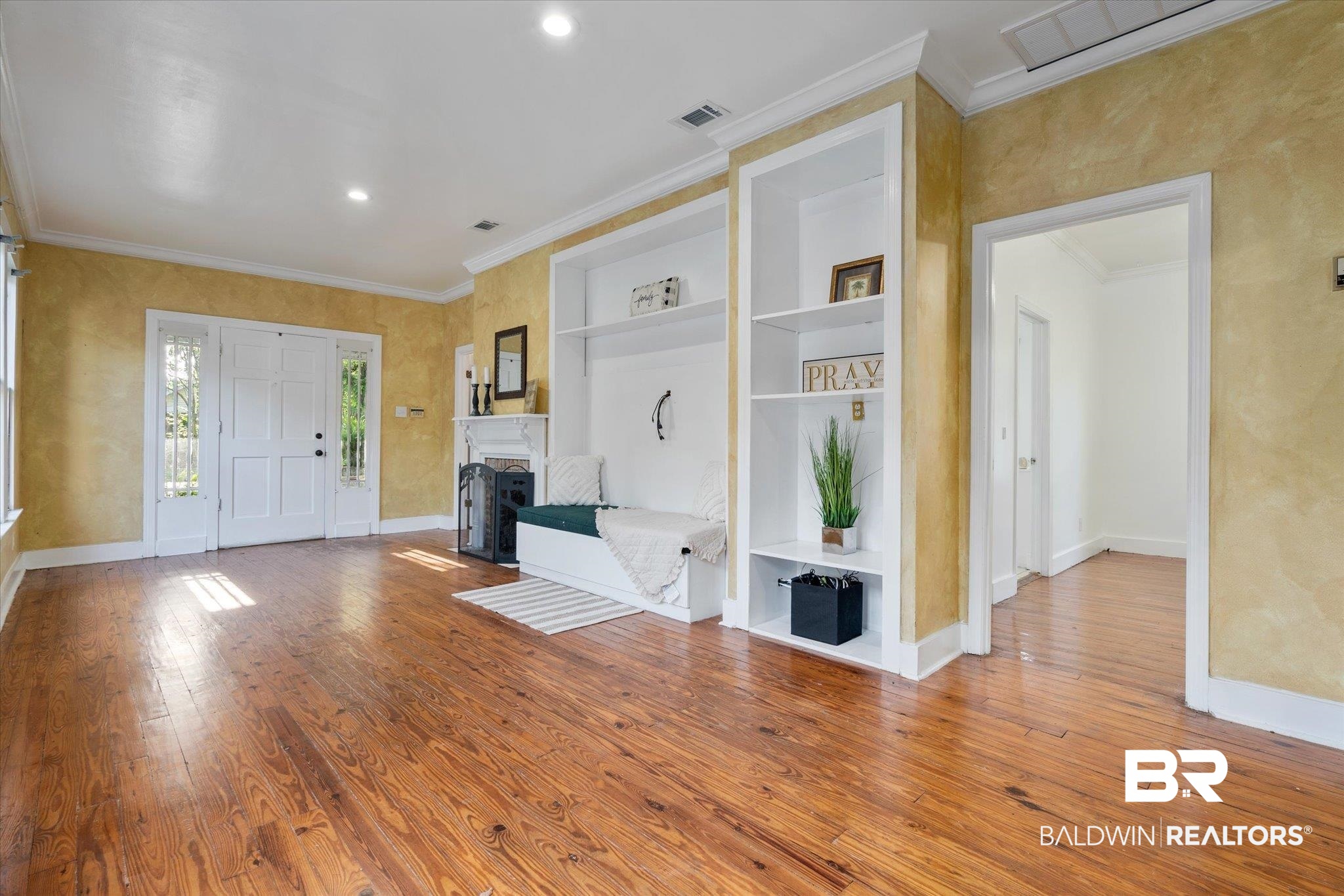 26 South Street Mobile, AL 36606 - Photo 3 of 22