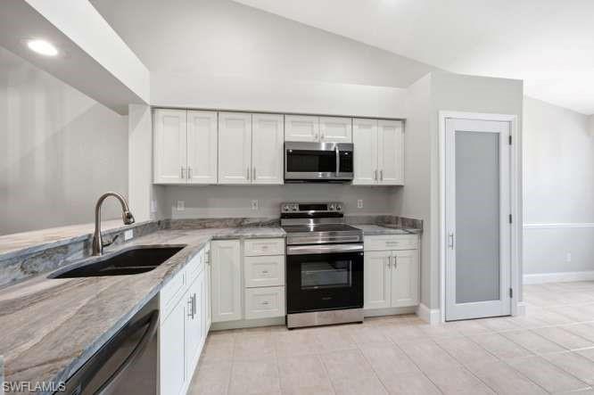 1660 Royal Circle, Unit 101 Naples, FL 34112 - Photo 10 of 44