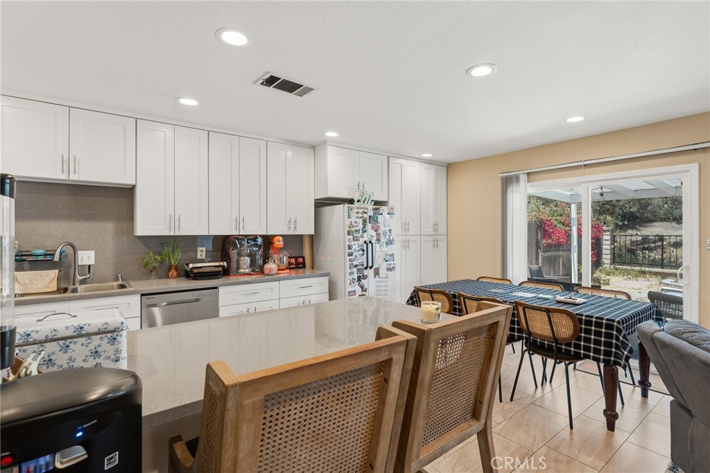 5259 Creekside Road Camarillo, CA 93012 - Photo 7 of 20
