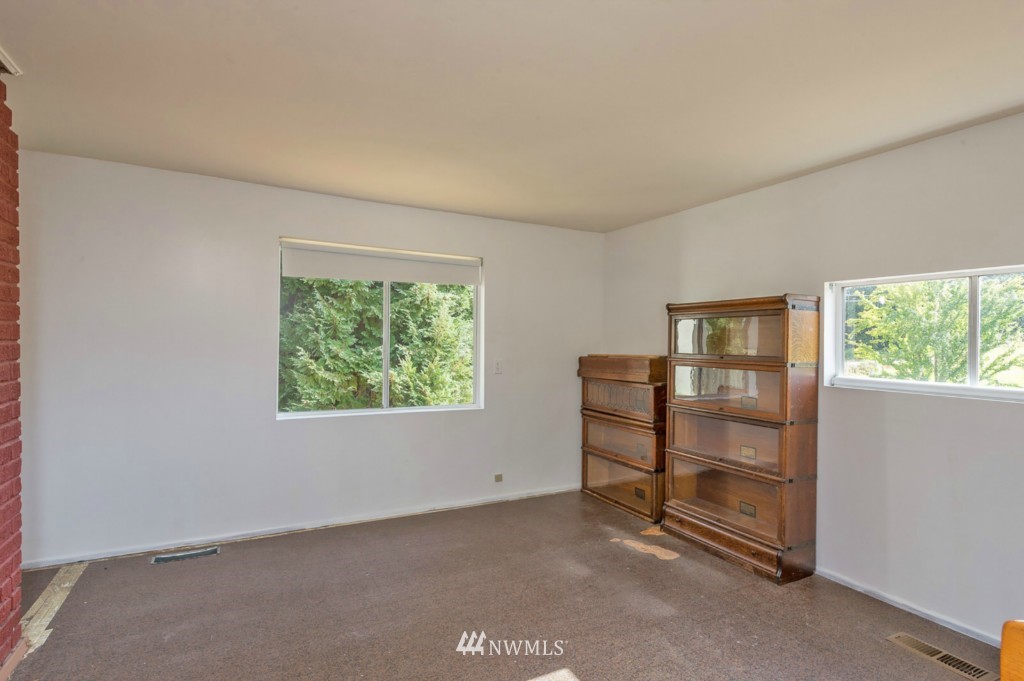 10108 Southwest Cemetery Road Vashon, WA 98070 - Photo 10 of 17