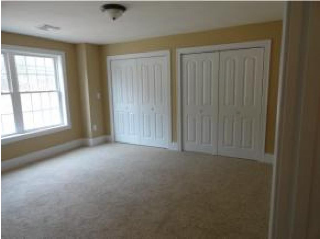 32 Longview Circle, Unit B Pelham, NH 03076 - Photo 5 of 10