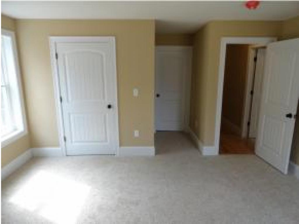32 Longview Circle, Unit B Pelham, NH 03076 - Photo 7 of 10
