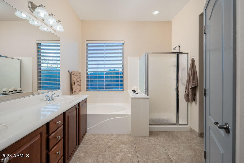 3401 West Montello Road Phoenix, AZ 85086 - Photo 14 of 35 14_Master-Bath_02