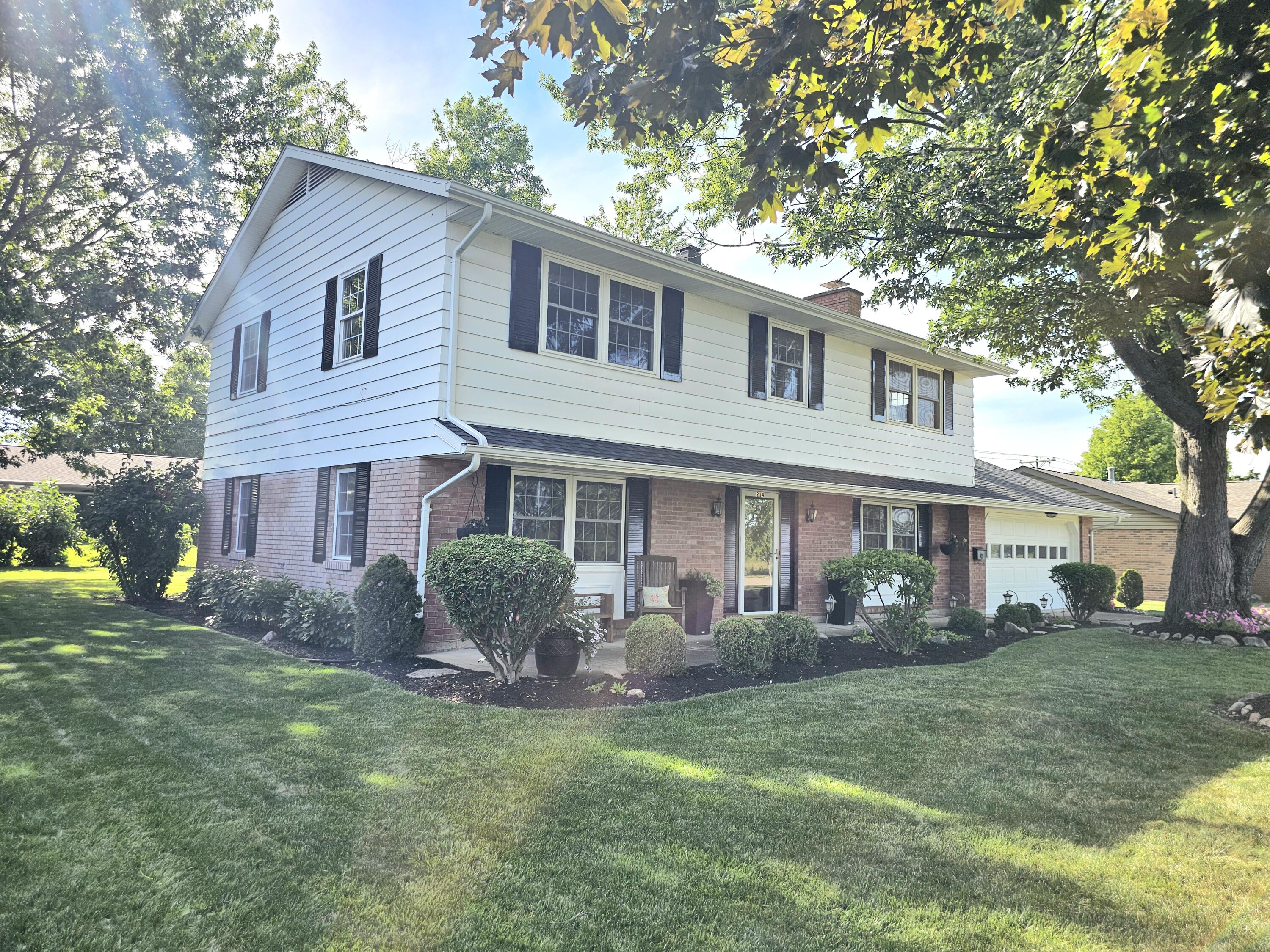 214 Tetbury Road Troy, OH 45373 - Photo 4 of 47 Gallery Image 4