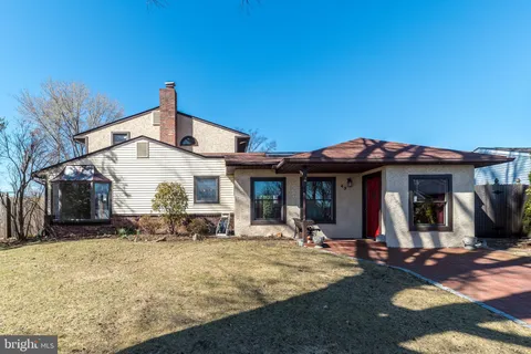 $495,000 | 43 Thimbleberry Lane, Levittown, PA 19054