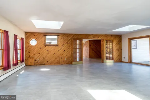 $495,000 | 43 Thimbleberry Lane, Levittown, PA 19054