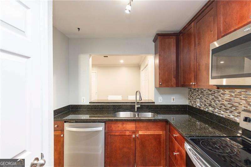 2657 Lenox Road Northeast, Unit P216 Atlanta, GA 30324 - Photo 7 of 25 Gallery Image 7
