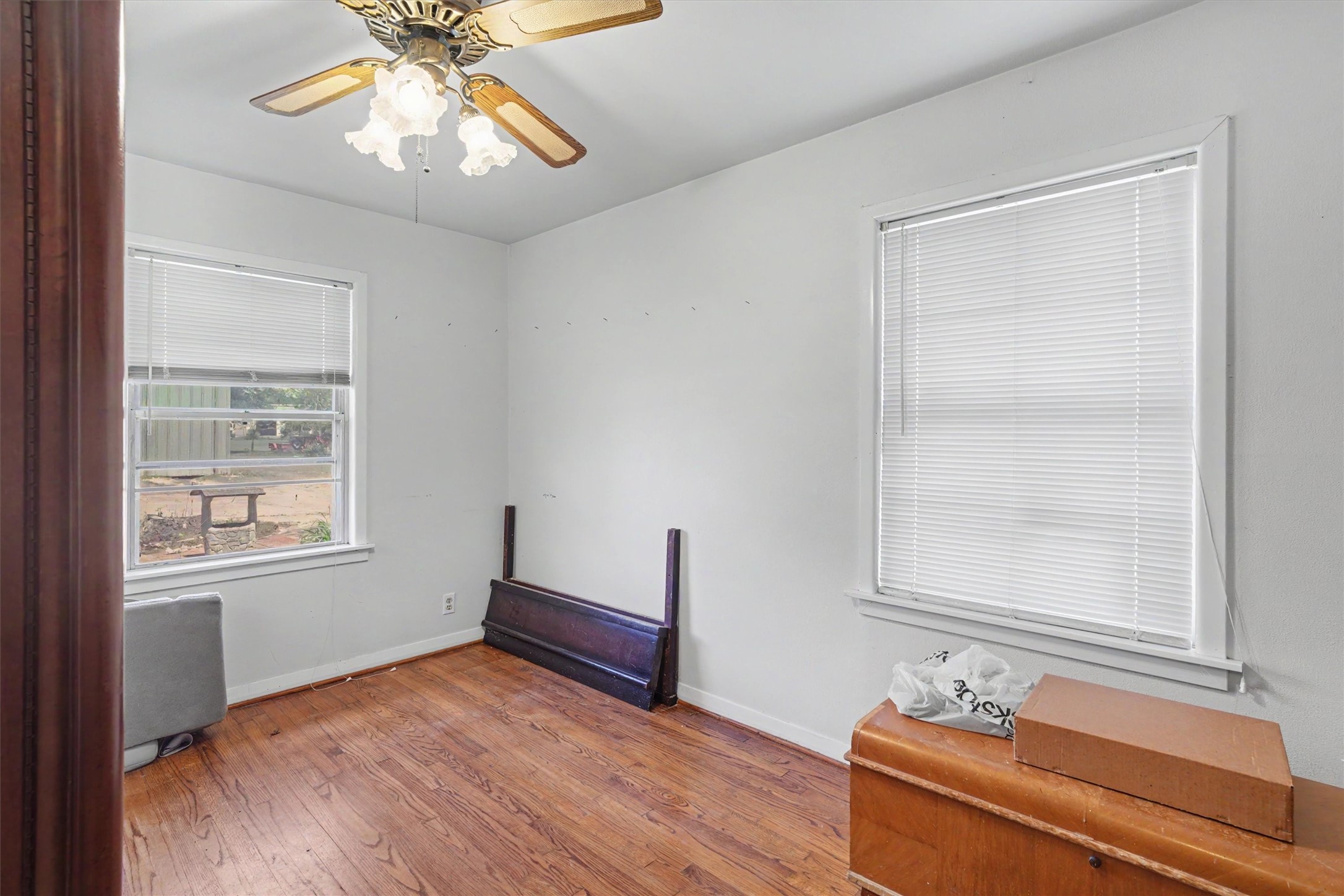 7833 Almeda Genoa Road Houston, TX 77075 - Photo 9 of 21 7833 Almeda Genoa interior.