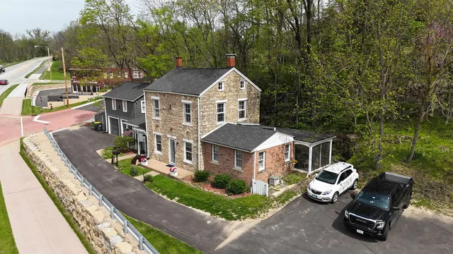 $399,000 | 809 Spring (highway 20) Street, Galena, IL 61036