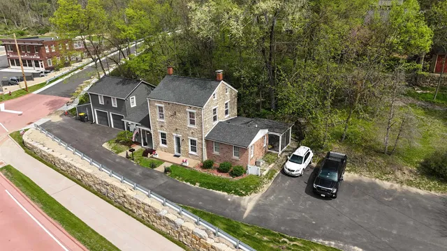 $399,000 | 809 Spring (highway 20) Street, Galena, IL 61036