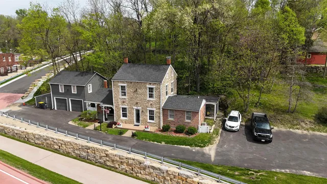 $399,000 | 809 Spring (highway 20) Street, Galena, IL 61036