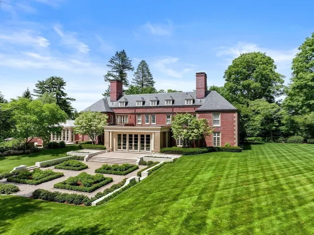 a view of a house with a big yard