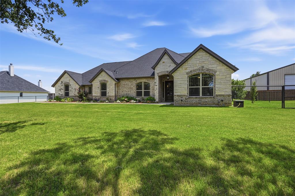 3216 Knob Road Springtown, TX 76082 - Photo 3 of 40