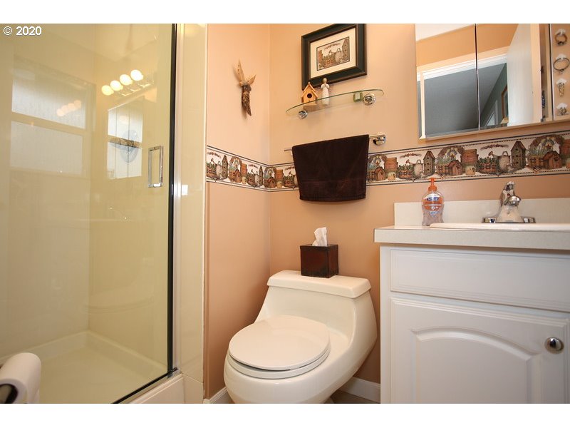 215 Southeast La Mesa Court Gresham, OR 97080 - Photo 15 of 24