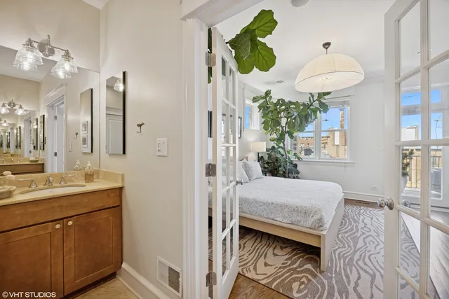 $725,000 | 2720 North Lehmann Court, Unit 4, Chicago, IL 60614