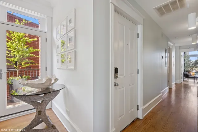 $725,000 | 2720 North Lehmann Court, Unit 4, Chicago, IL 60614